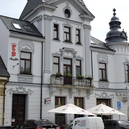 Olymp Penzion Hotel Komarno Exterior photo