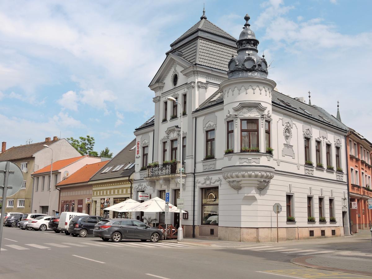 Olymp Penzion Hotel Komarno Exterior photo